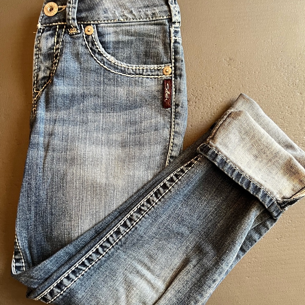 Silver Jeans Blue Capri Denim
